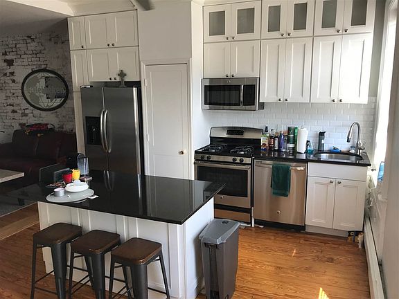 2nd image of 315 Willow Ave APT 2