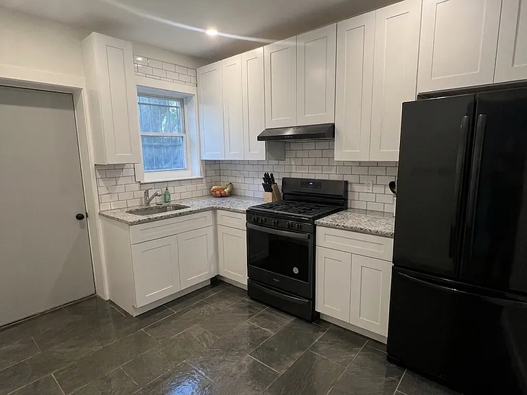 1831 E Orleans St — Photo 2