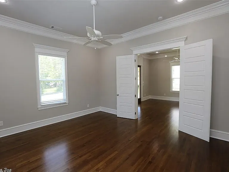 415 N Spruce St — Photo 10