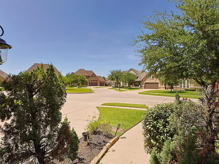 9739 Reston River Ln — Photo 4