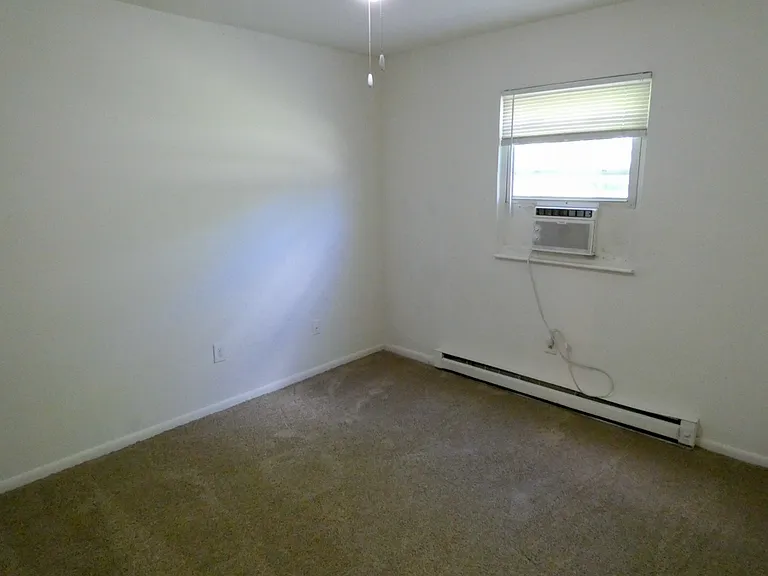 4200 Bowdens Ferry Rd — Photo 8