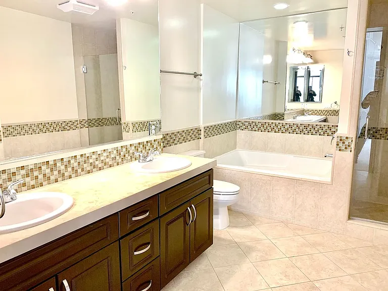 1415 Greenfield Ave #101 — Photo 9