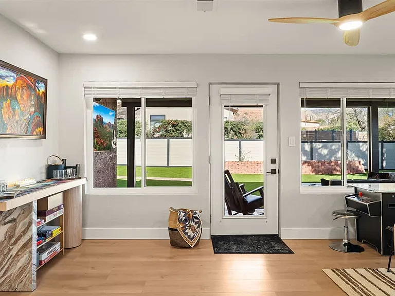 200 Cathedral Rock Dr — Photo 2