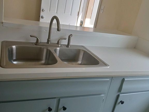 2nd image of 2107 Sepulveda Blvd #10