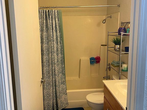 4th image of 407 Russell Park APT 7