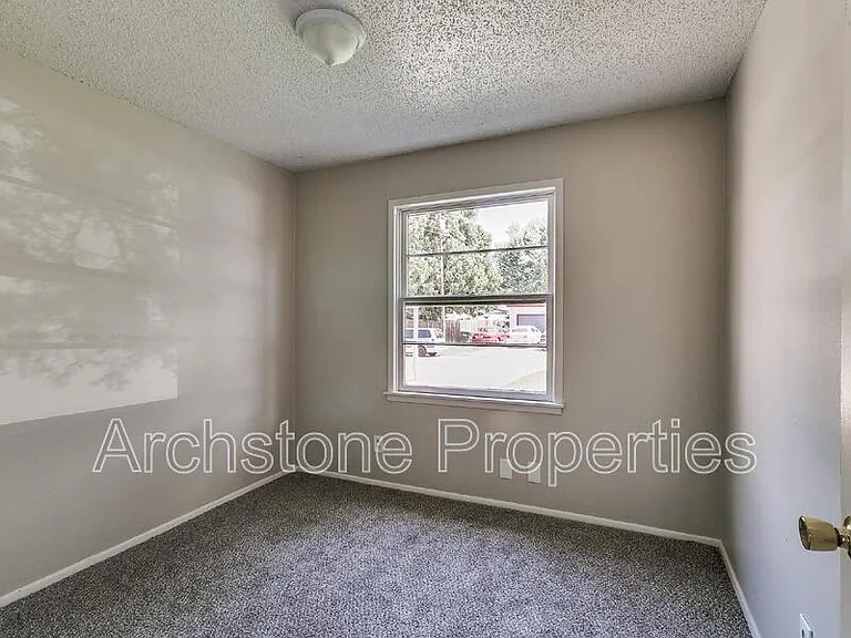 2305 Mustang St — Photo 28