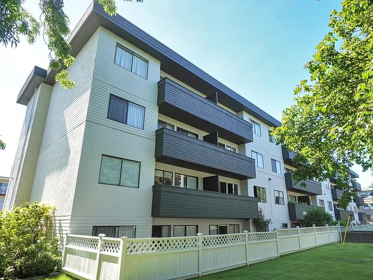 2648 Graham St #401 — Photo 4