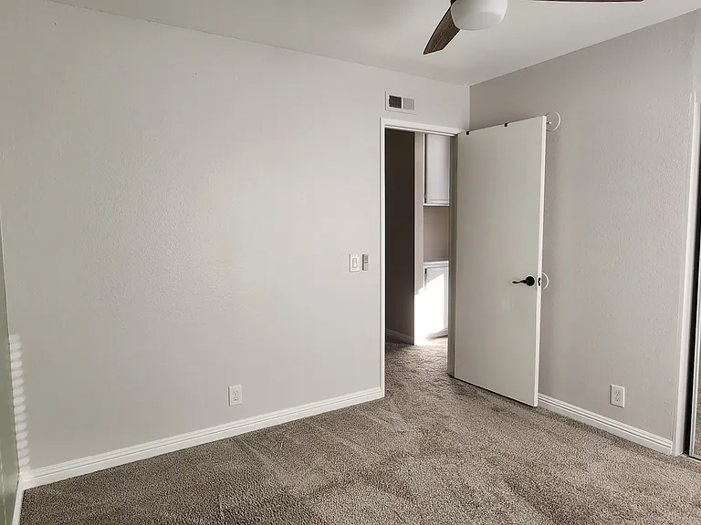 2091 Manzana Way — Photo 28