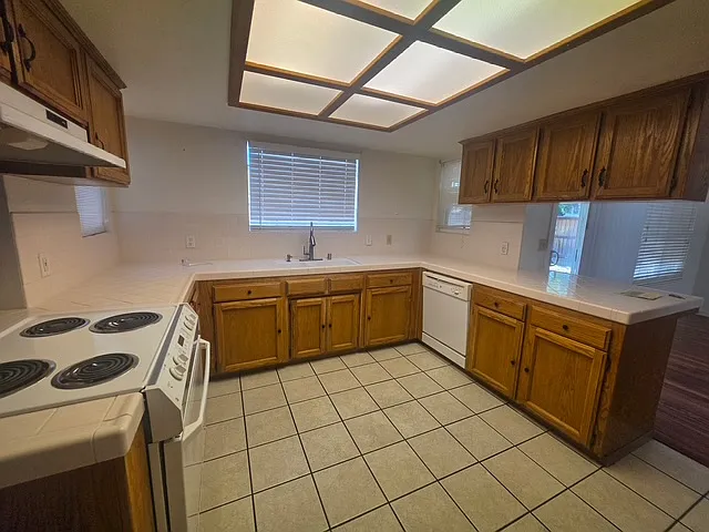 9496 N Sharon Ave — Photo 5