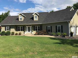 111 Brooke Ln, Carterville, IL 62918