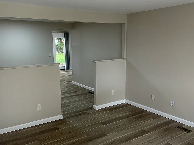 7431 Troy Manor Rd — Photo 9