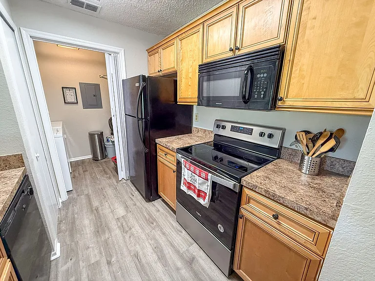 3705 SW 27th St #524 — Photo 7