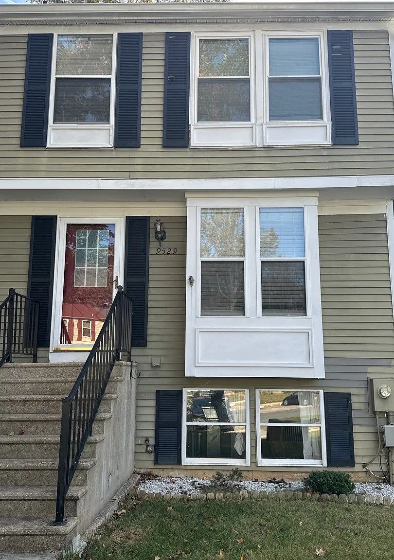 3 Bedroom 2 Bath town home in Columbia! — Photo 1