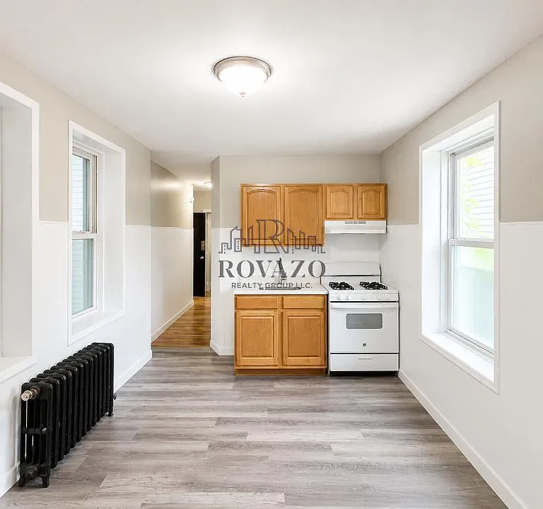 76 N 9th St #10AA