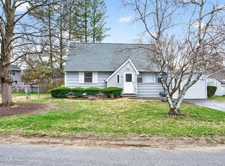 2 Jeffrey Lane, Loudonville, NY 12211