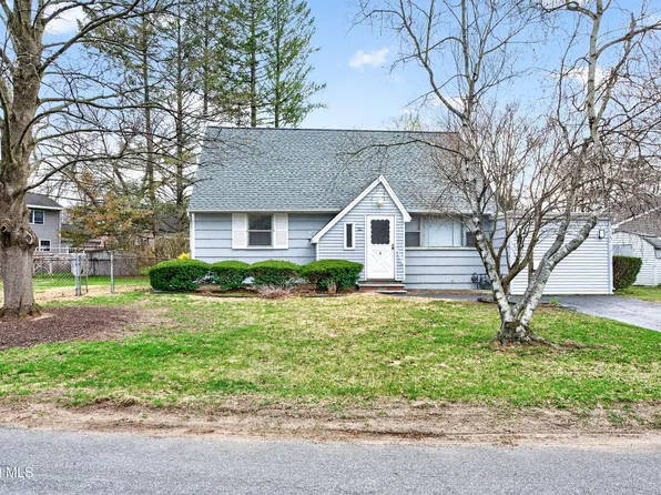 2 Jeffrey Lane, Loudonville, NY 12211