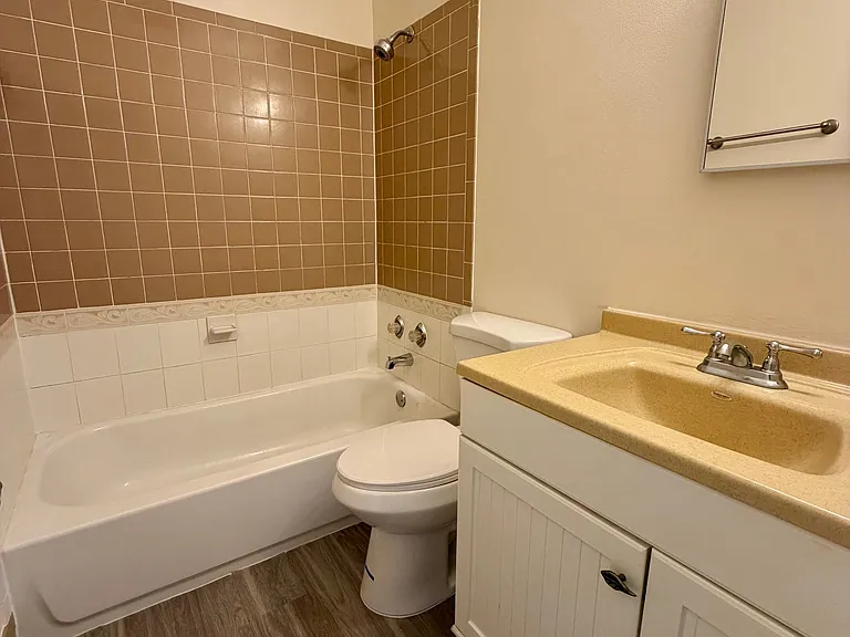 544 SW 35th St — Photo 12