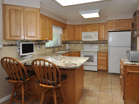 5th image of 2643 W Swasey Dr
