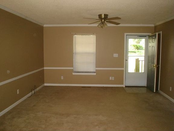 4th image of 3425 Peachtree St