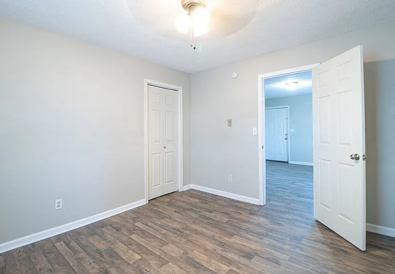 404-09 Thompsonville Ln — Photo 14