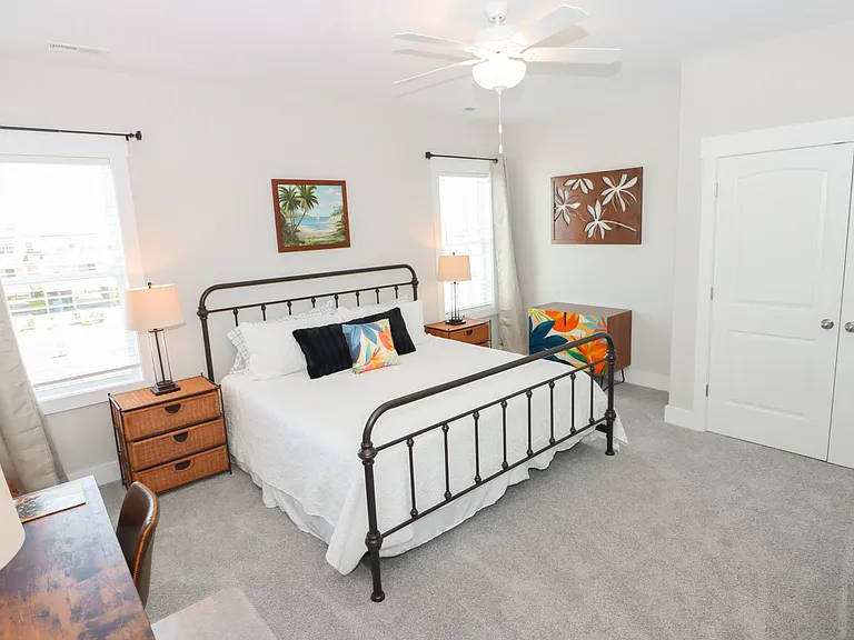 817 N New River Dr #A — Photo 12