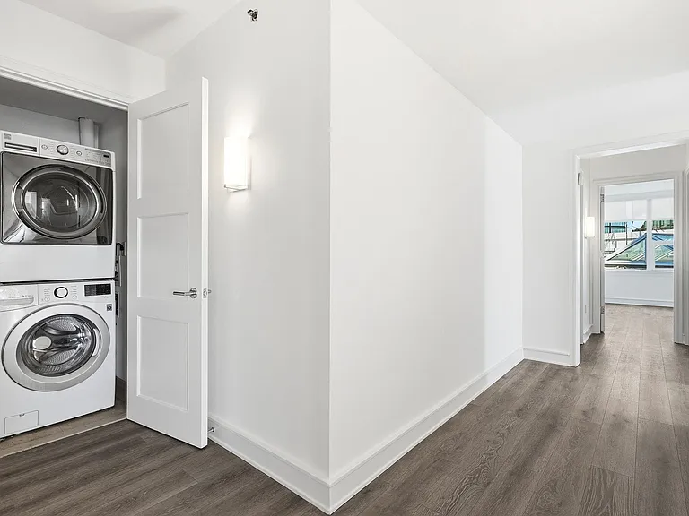 1 Renaissance Sq #11G — Photo 20