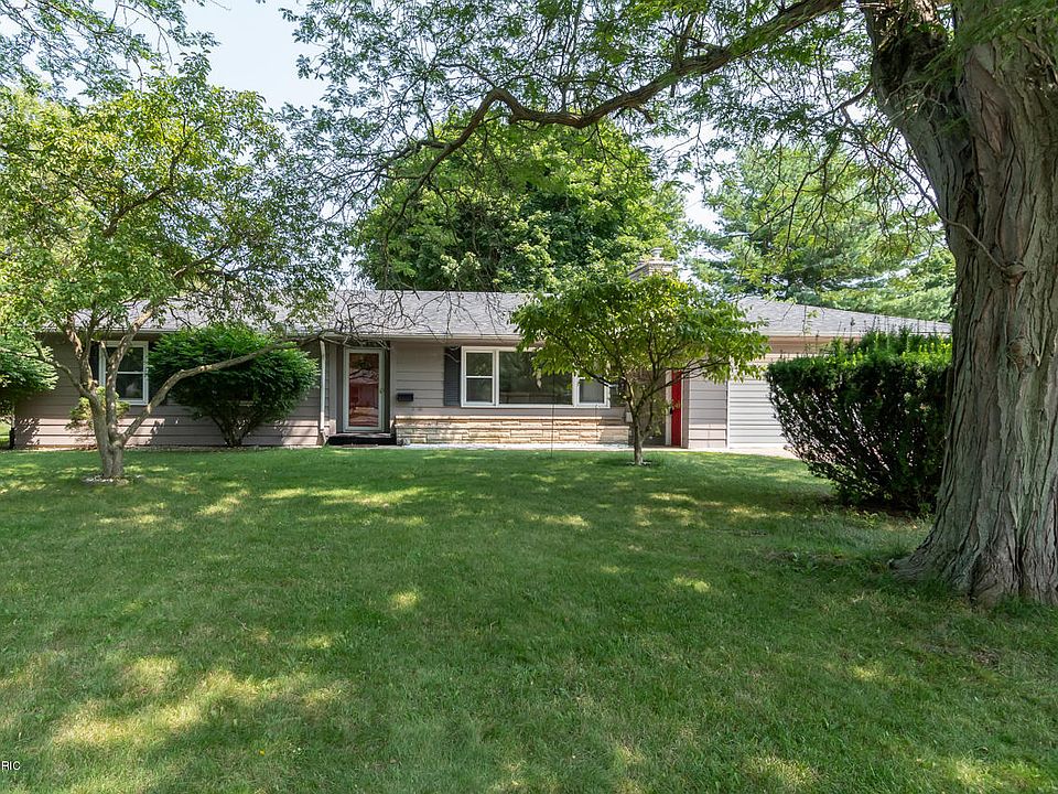 1st image of 2730 Applelane Ave