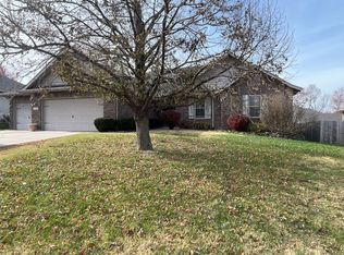 5733 S Lexington Ave, Springfield, MO 65810