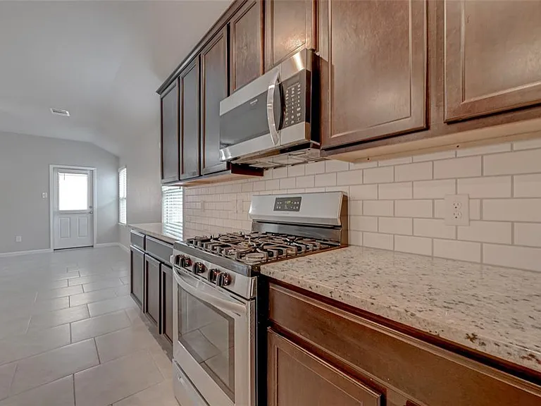 2206 Mirror Ridge Ct — Photo 17
