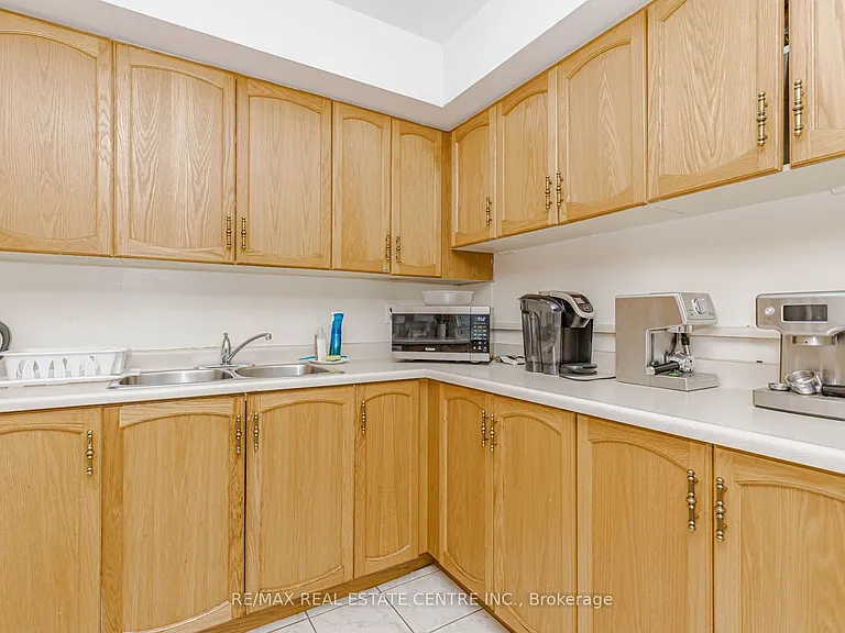 310 Mill St S #104 — Photo 9