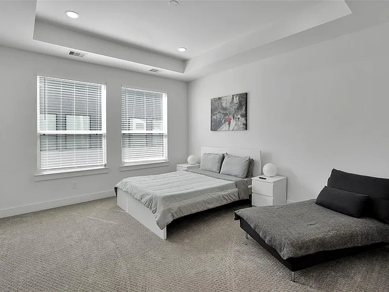 2711 Rosalie St — Photo 15