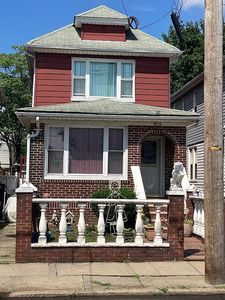 976 E 42nd St, Brooklyn, NY, 11210