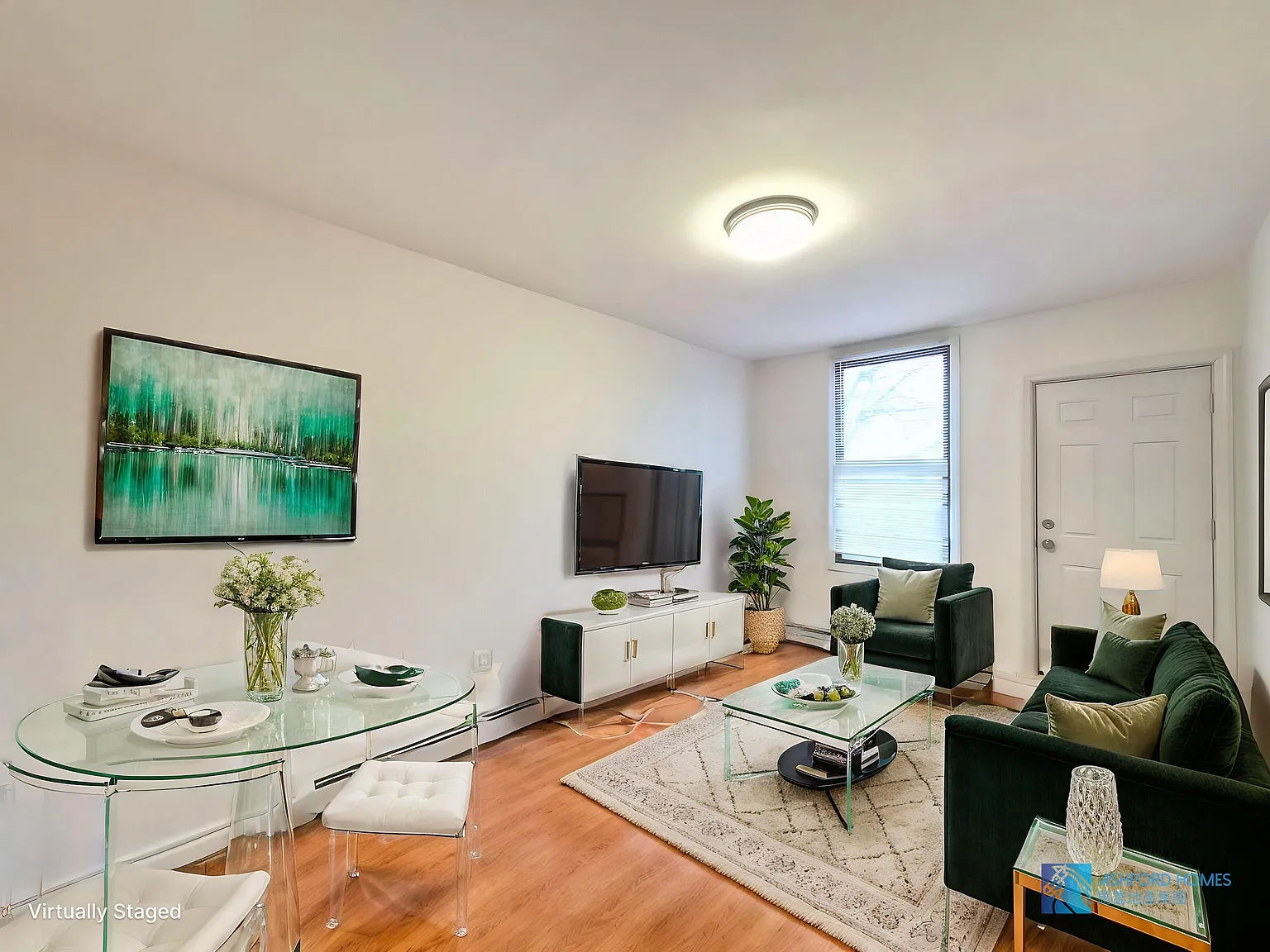 2 bed, 600 sqft, $2,400 — Photo 2