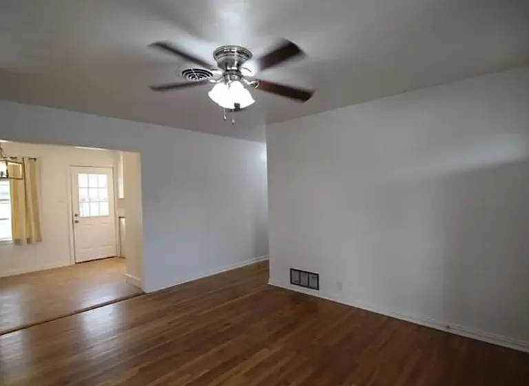 3824 Anderson Ave — Photo 4