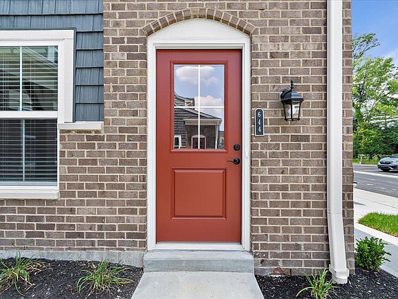 3rd image of 644 Foxhill Dr #9-303