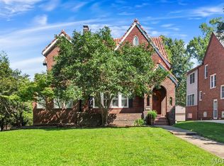 7279 Forsyth Blvd, Saint Louis, MO 63105