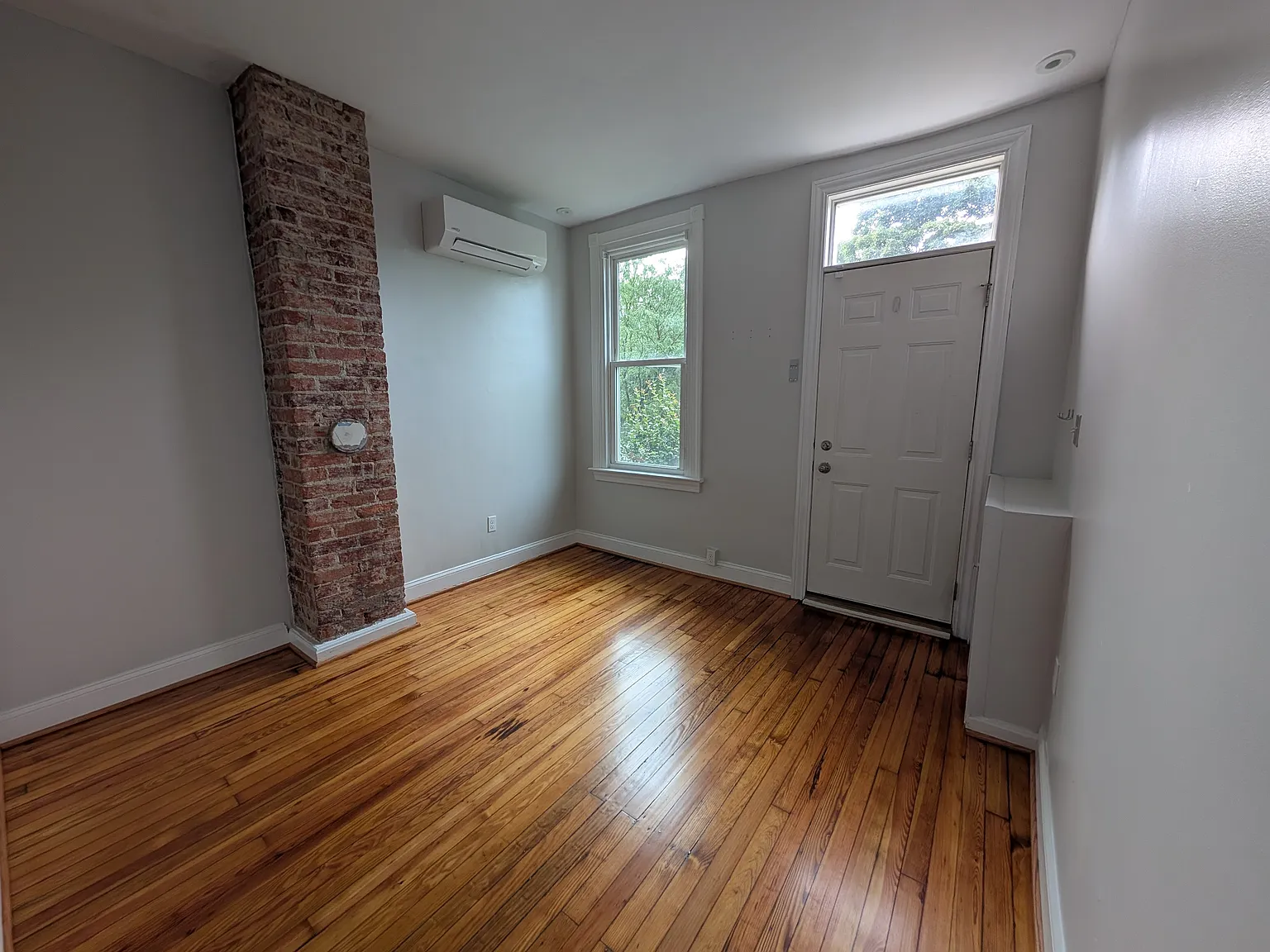 1 bed, 700 sqft, $2,200 — Photo 2