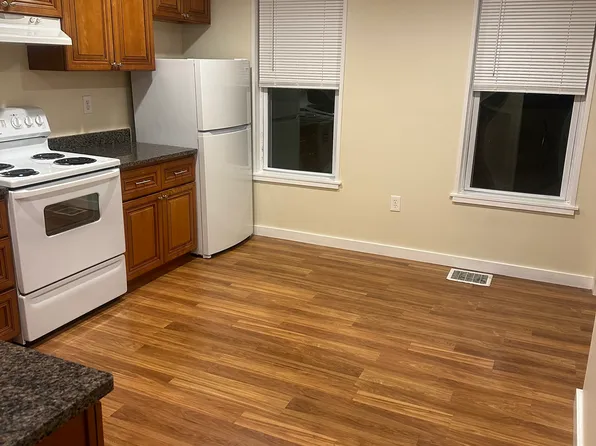 78 Cedar St APT 1F, Wakefield, MA 01880