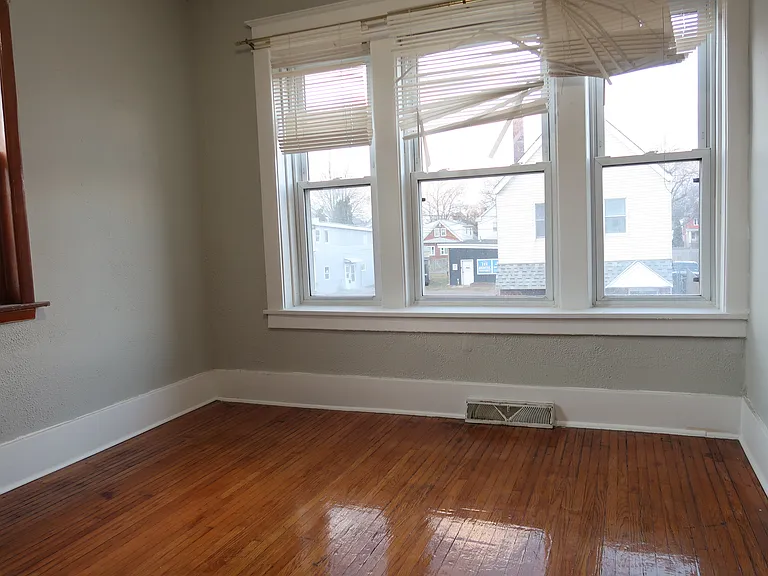 2511 Pine Ave #4 — Photo 11