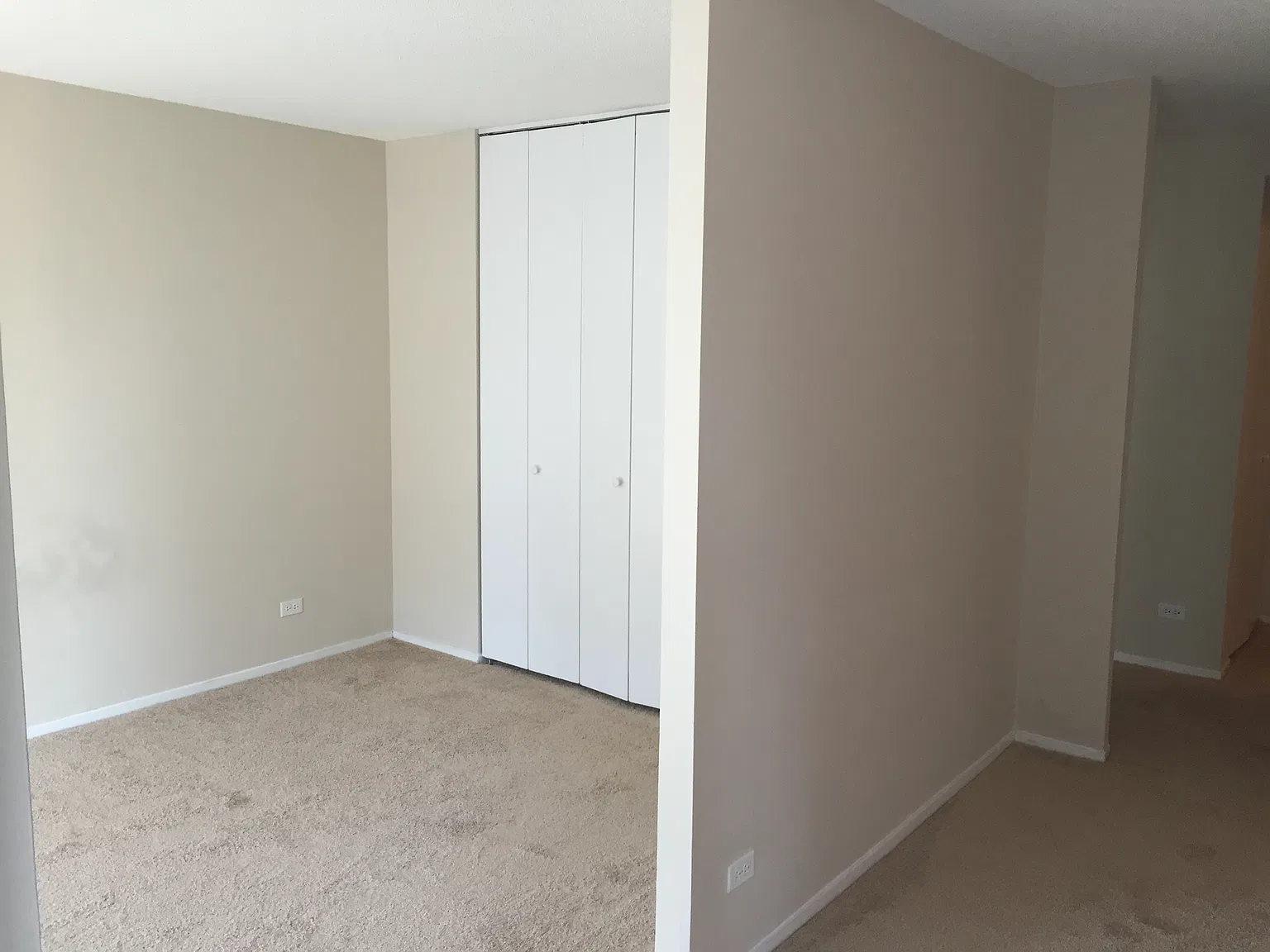 31st floor Convertible with Amazing Views and Balcony — Photo 2