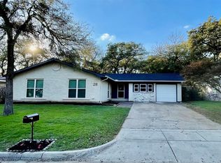 28 Regents Park, Bedford, TX 76022