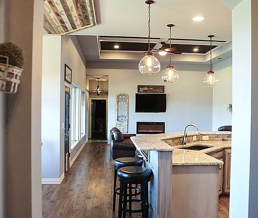4th image of 808 Coulter Dr