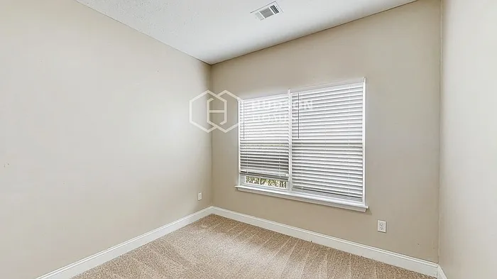 101 Cole Xing — Photo 18