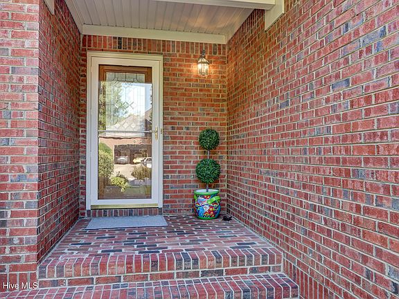 5th image of 1309 Brookside Gardens Drive