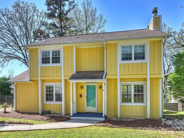 1190 Molokai Dr, Tega Cay, SC 29708