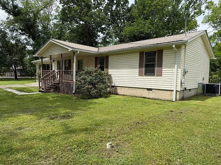 10 Morgan Cir — Photo 2