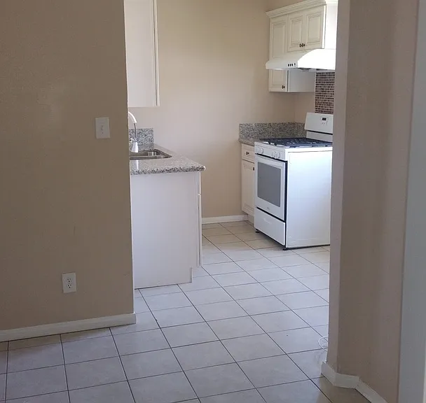 8605 Cypress Ave #4 — Photo 11