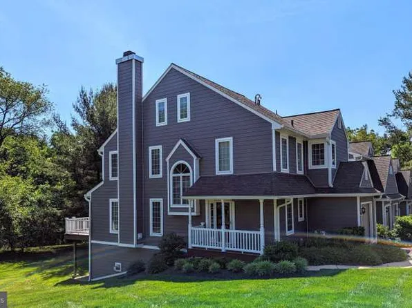 205 E Village Ln, Chadds Ford, PA 19317