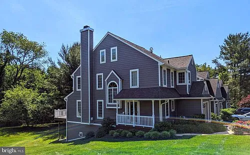 205 E Village Ln Photo 1