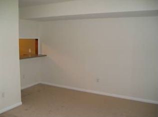 15 Sailboat Cir, Newark, DE 19702